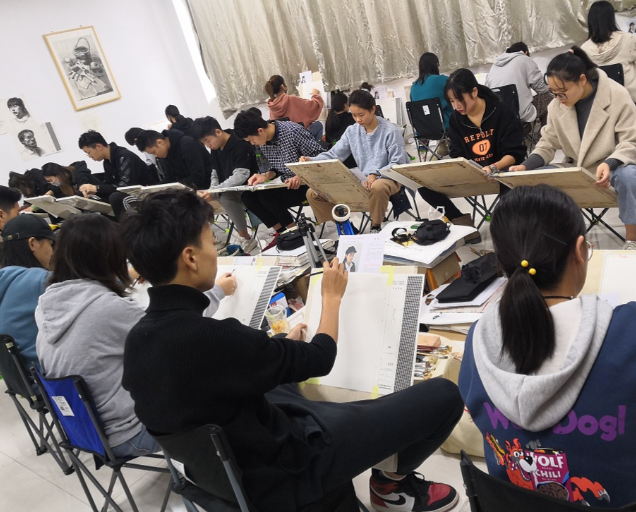 教育的交融需求依据不同学段特点分层推