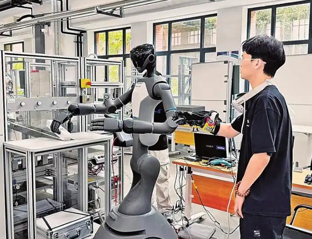 <b>实践需求愈加教育供应侧与工业需求侧之间怎么完成更精准匹配</b>