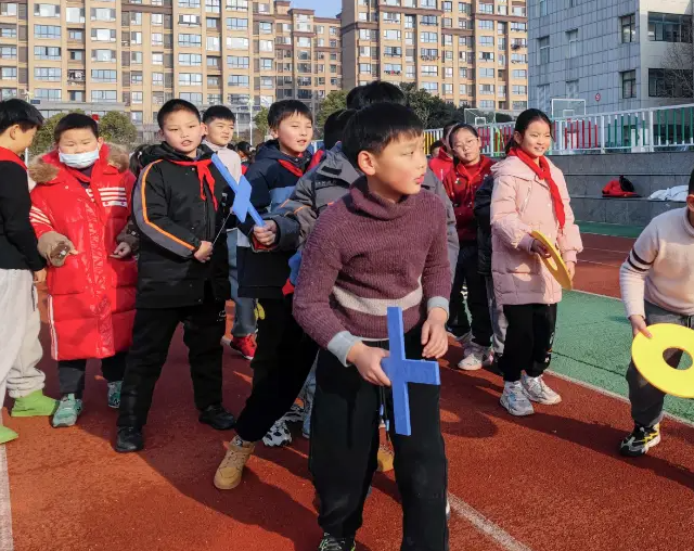 压花叶脉书签随信寄出让远方的孩子感触不同地域的四季改变 压花叶脉书签随信寄出让远方的孩子感触不同地域的四季改变