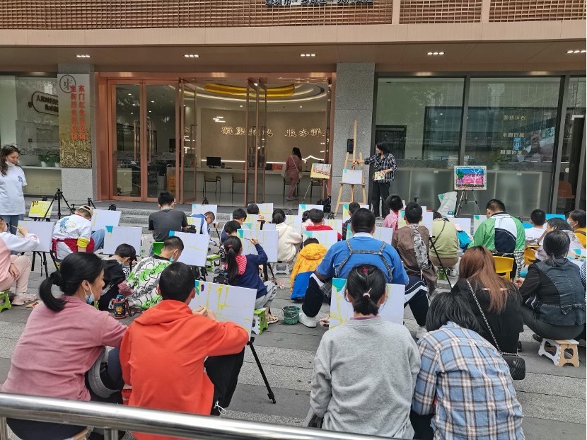家门口的绘画课！东门街道开展融合教育写生公益活动.jpg