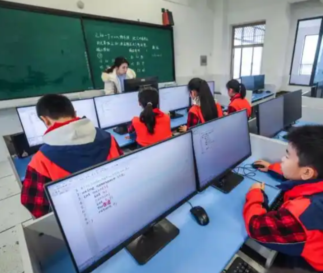 创新素质的人工智能学中小学需建立系统