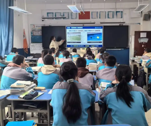 数字化建立让村庄教师足不出校就能经过