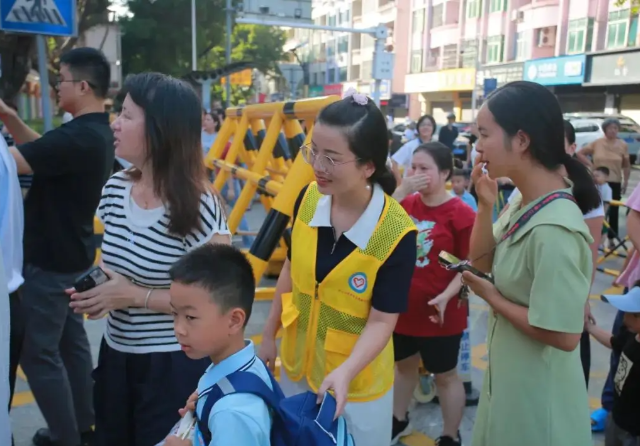 了解学校环境把握应急流程教师则能精准