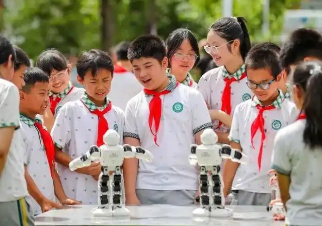 教育之间的有机联合特别是要充分发挥家