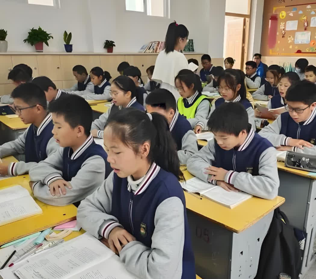 校园全面开放中心讲堂每一间教室都是实