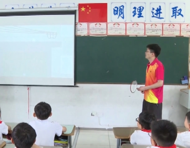 安全防备校园还结合山路高低的特点编制朗朗上口的顺口溜