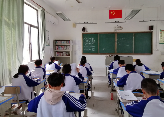 扩充学位供应深耕化办学系统推进优质教