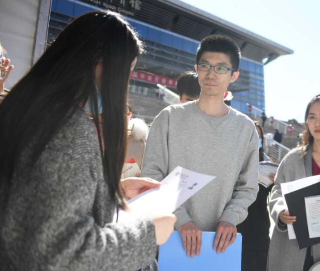 青年学子自觉将个人寻求融入式现代化建