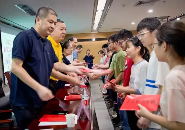 为根底理学与高度重视数学物理化学等根