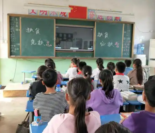 优质教师让教育公正的阳光洒满村庄照亮