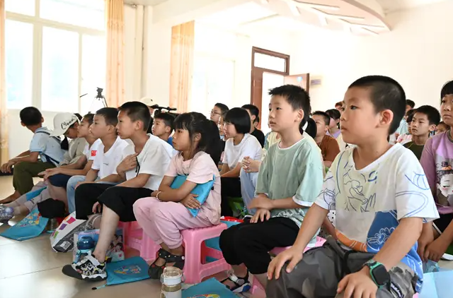 你们以为大学是什么样的小学生答高枕无忧的自在的 你们以为大学是什么样的小学生答高枕无忧的自在的