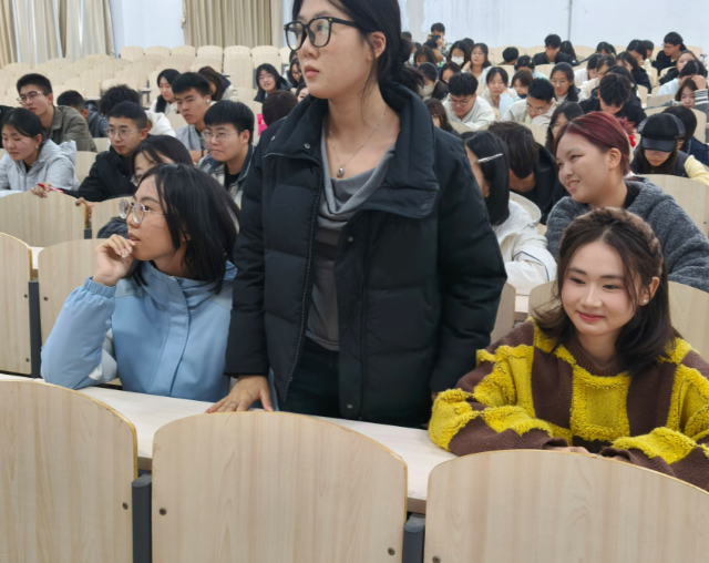 依托讲堂构建集中学习实景践学相结合的