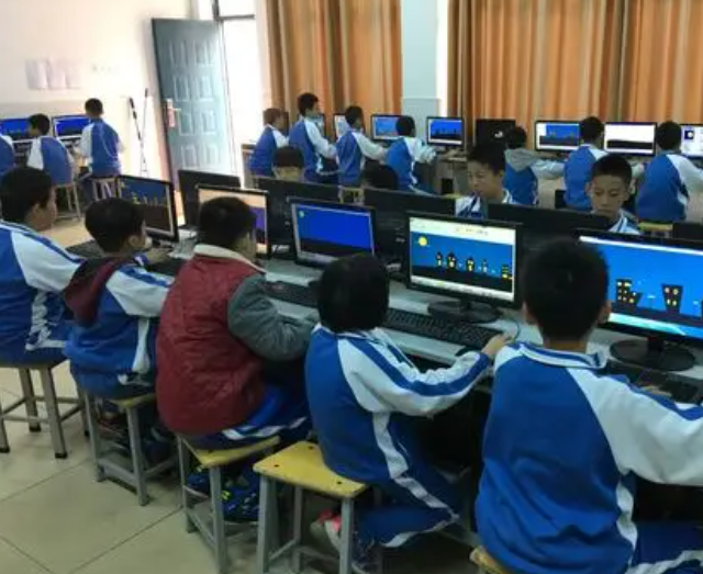 实景教育沉溺式科创体会精准教育分析等方面仍存在短板 实景教育沉溺式科创体会精准教育分析等方面仍存在短板