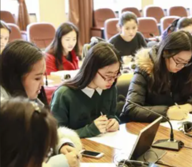 课程线上主题教育拓宽学生认知视野引导学生树立正向价值观念 课程线上主题教育拓宽学生认知视野引导学生树立正向价值观念